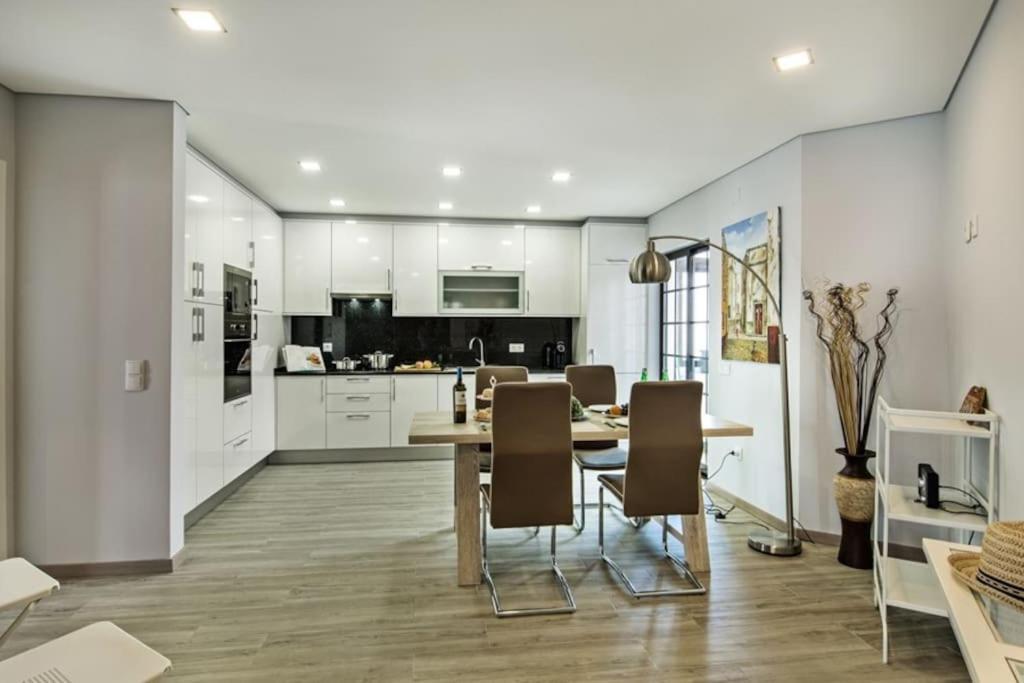 Girassol - Bright, Modern, Well Located Apartment Olhão Kültér fotó